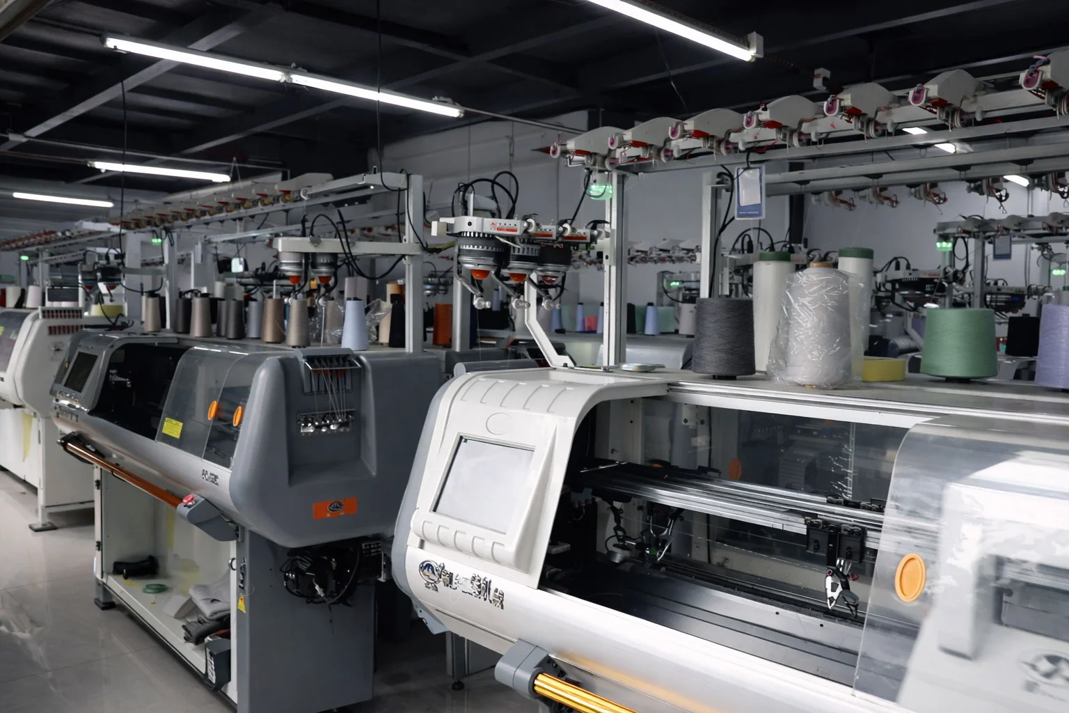 Цех Lin Sweater Factory — OEM производитель трикотажа Далан Дунгуань