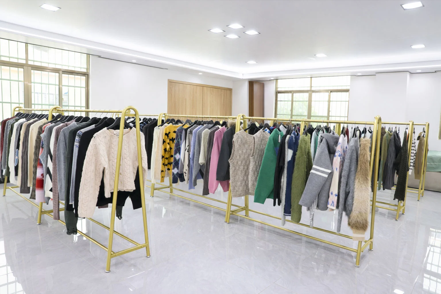 Производитель трикотажа для бутиковых брендов — Lin Sweater Factory